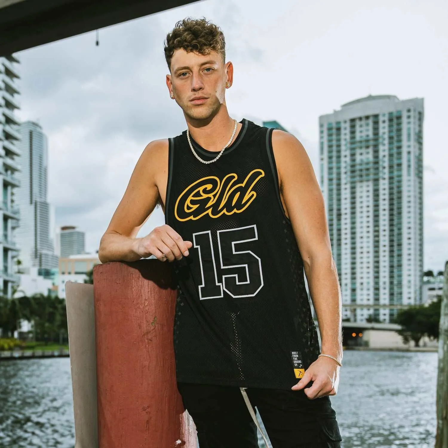 Basketball Jersey in Black