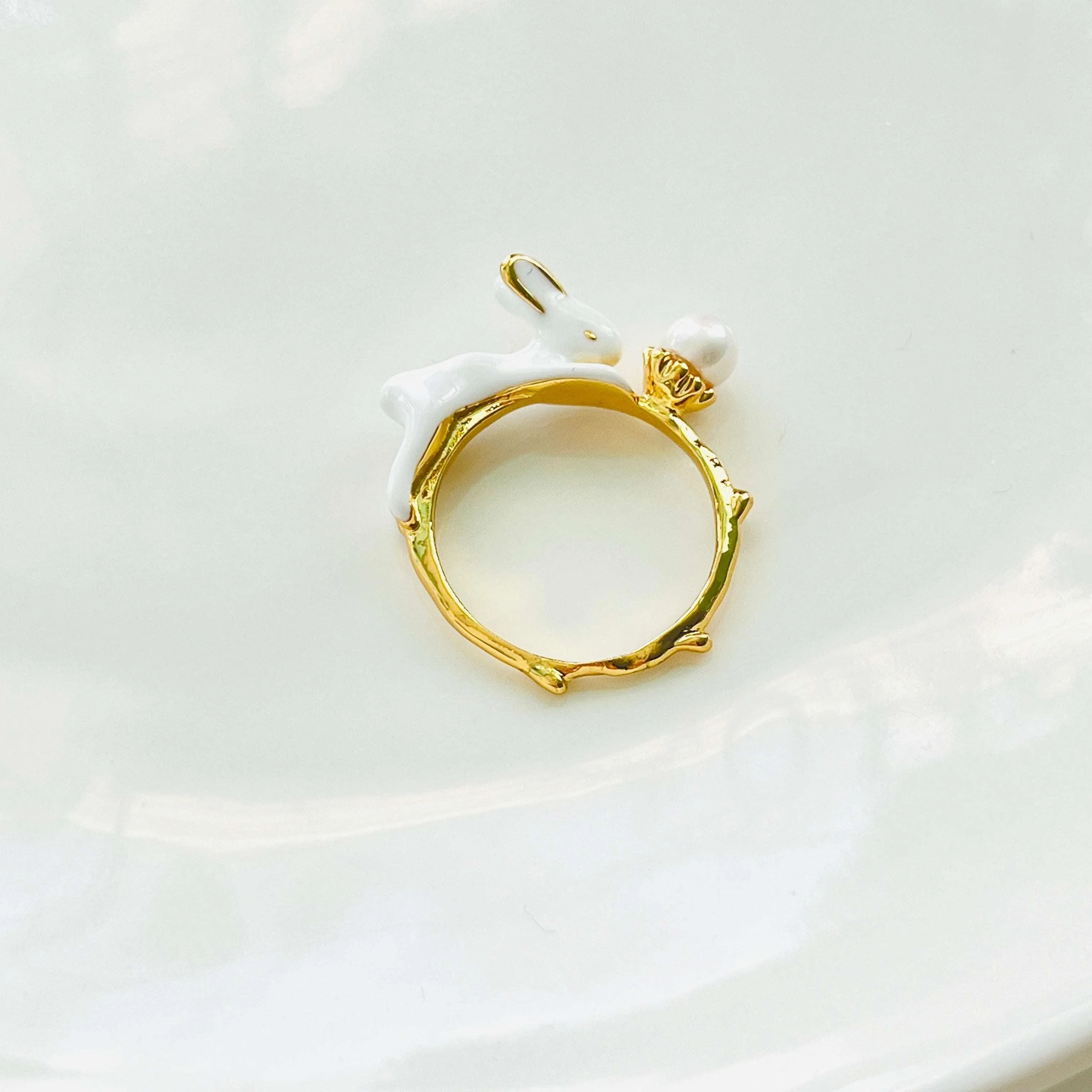 Enamel White Rabbit Pearl Ring