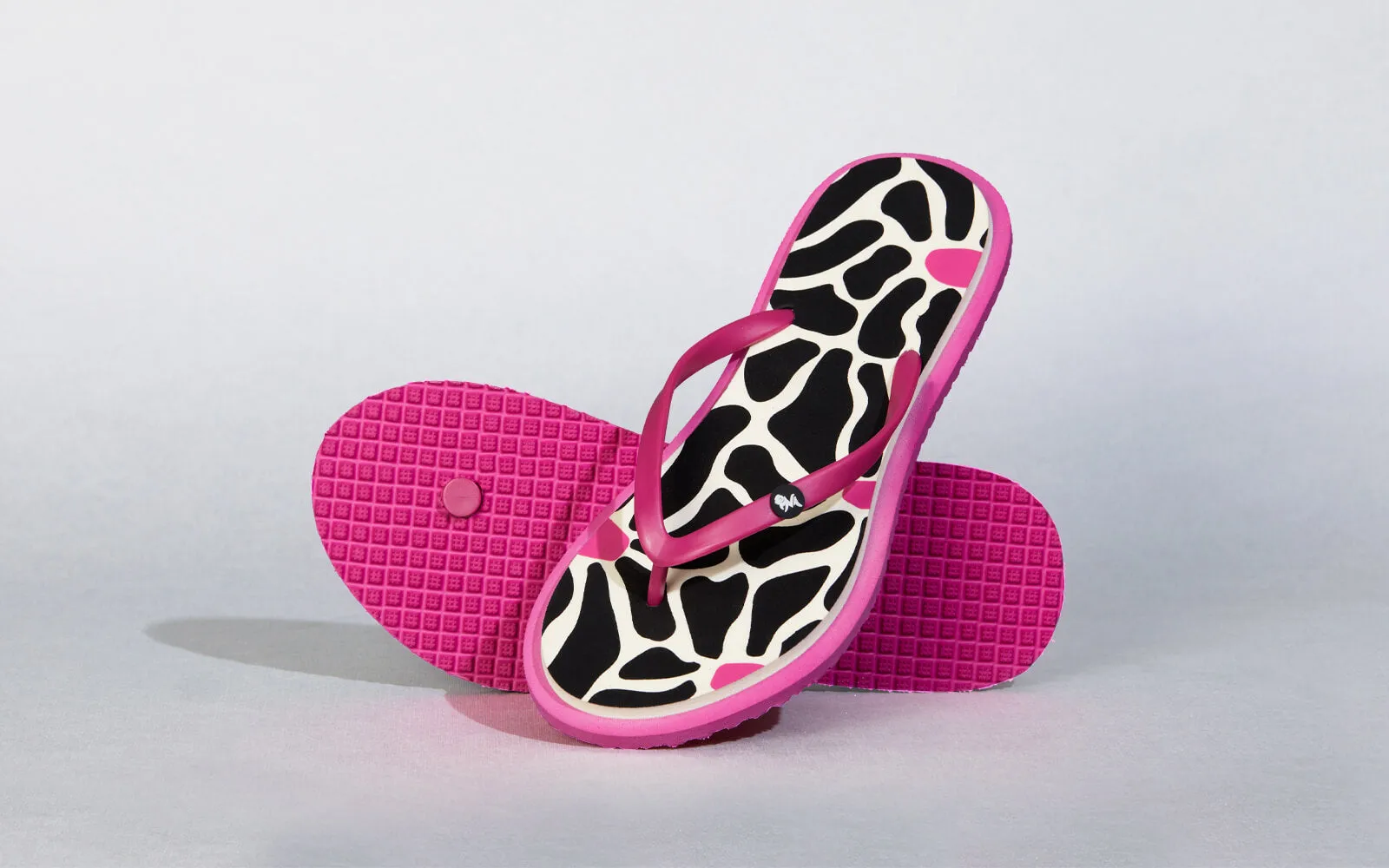 Printed Flip Flops : Black